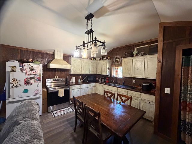 3700 County Road 4040, Whitewright, TX 75491