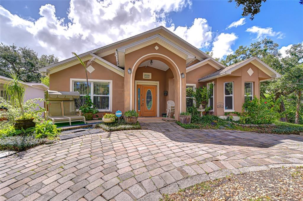 Image 2 of property listing at 3230 N ROME AVENUE, Tampa, FL 33607