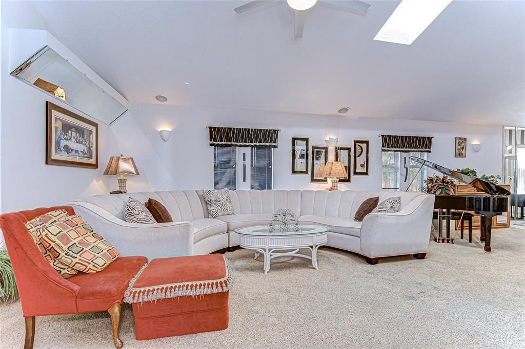 Image 20 of property listing at 3230 N ROME AVENUE, Tampa, FL 33607