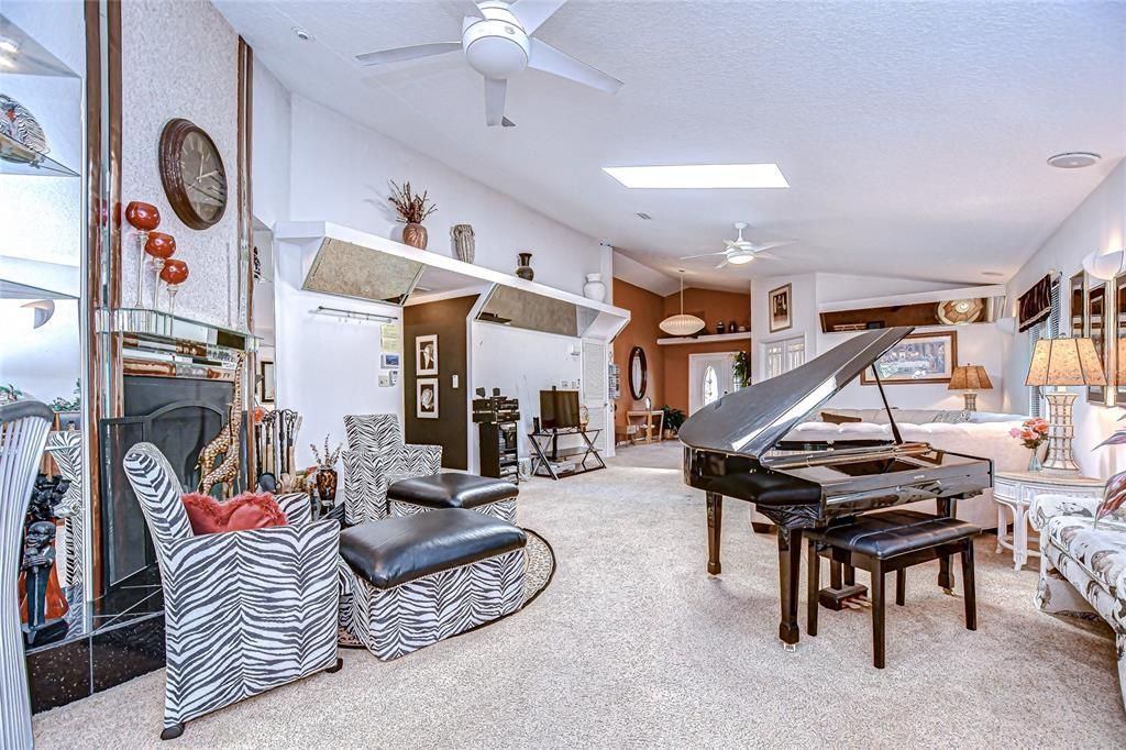Image 26 of property listing at 3230 N ROME AVENUE, Tampa, FL 33607