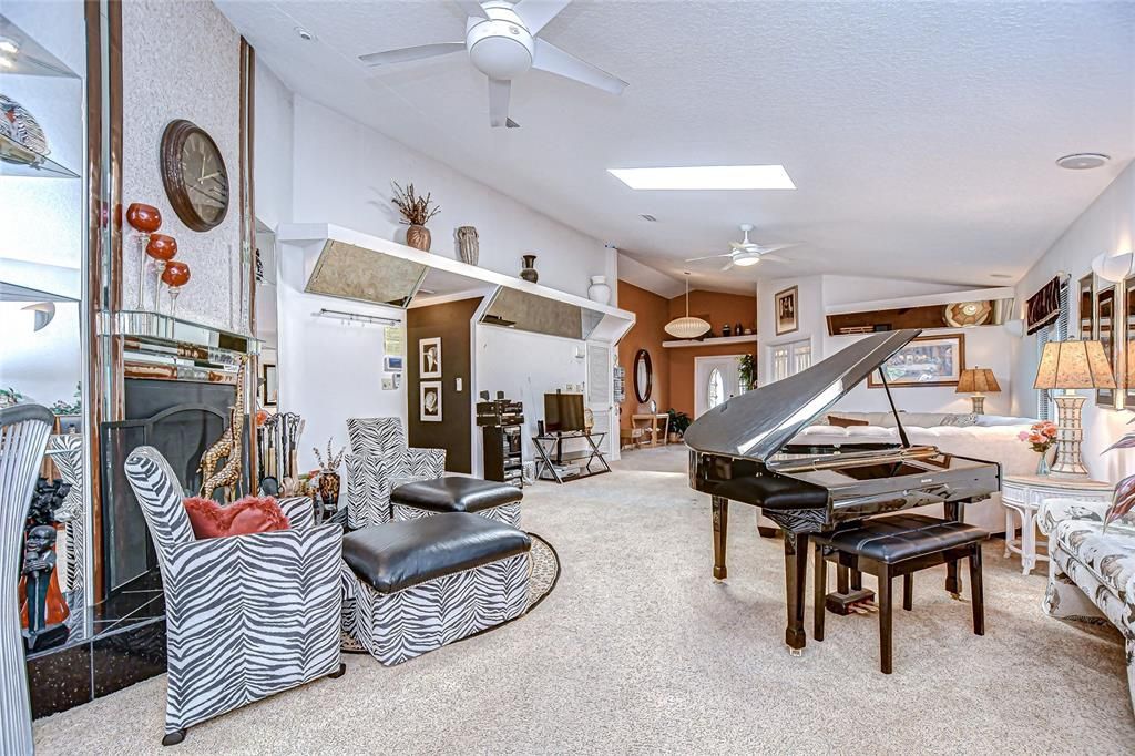 Image 27 of property listing at 3230 N ROME AVENUE, Tampa, FL 33607