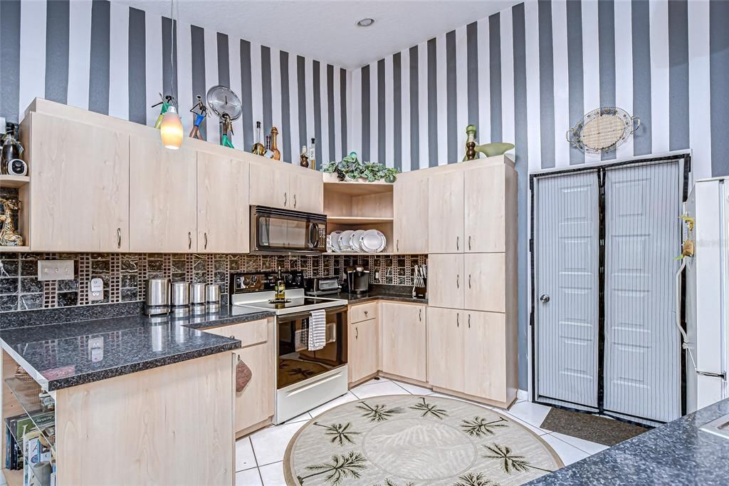 Image 37 of property listing at 3230 N ROME AVENUE, Tampa, FL 33607