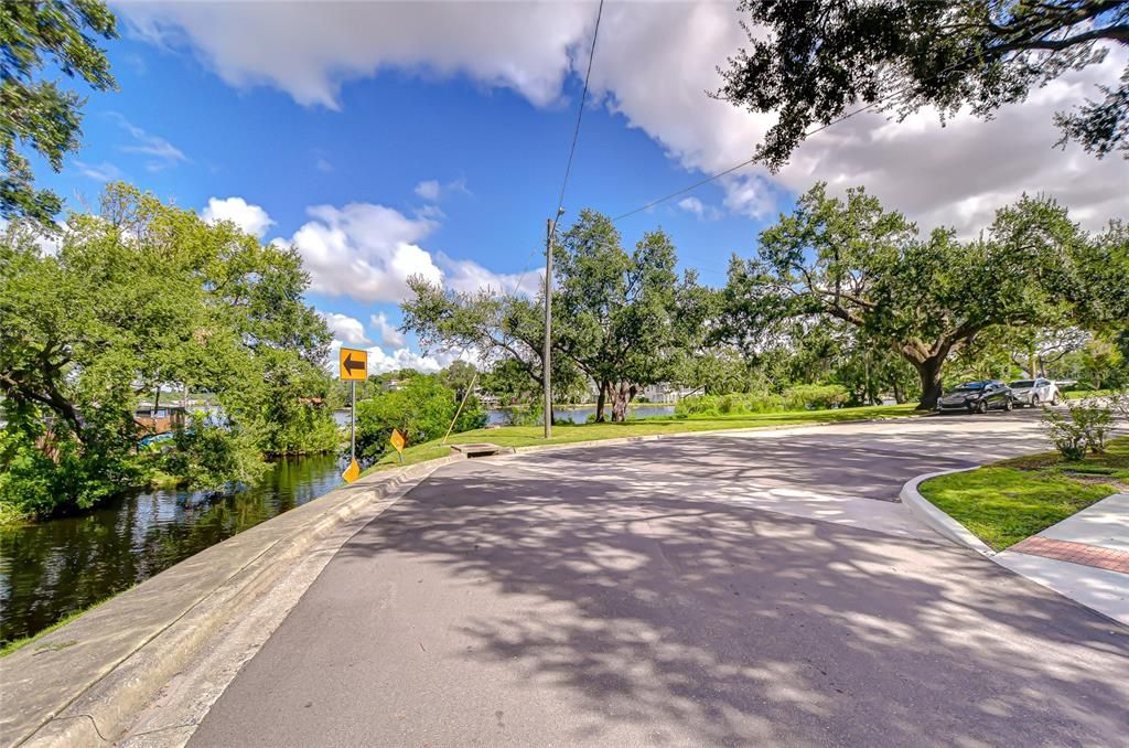 Image 8 of property listing at 3230 N ROME AVENUE, Tampa, FL 33607