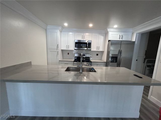 5219 Treetops DR I, Naples, FL 34113