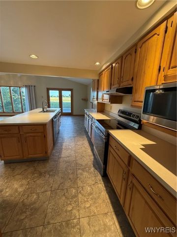 2732 Galloway Road, Batavia, NY 14020