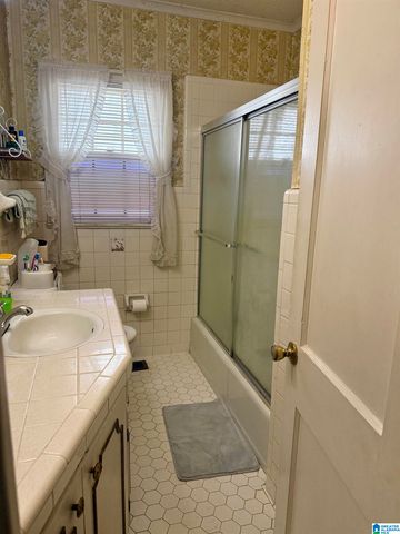 129 10TH STREET S, Bessemer, AL 35020