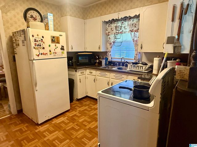 129 10TH STREET S, Bessemer, AL 35020