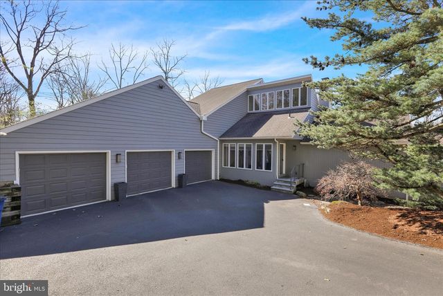 241 BLOSSOM CT, Bernville, PA 19506