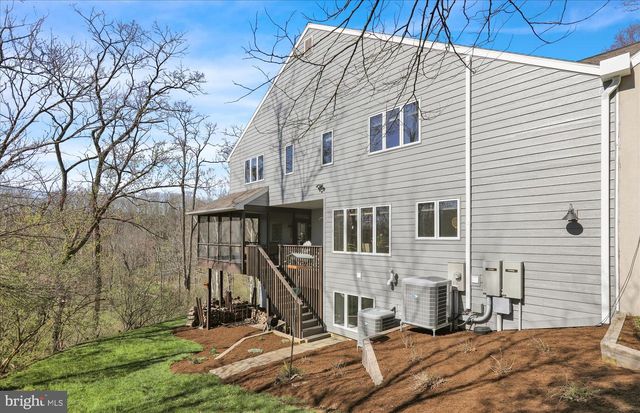 241 BLOSSOM CT, Bernville, PA 19506