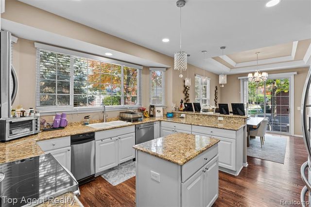 44258 Constellation Drive, Sterling Heights, MI 48314