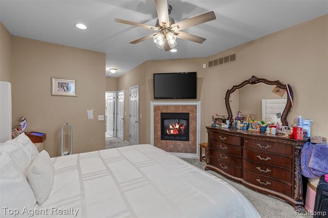 44258 Constellation Drive, Sterling Heights, MI 48314