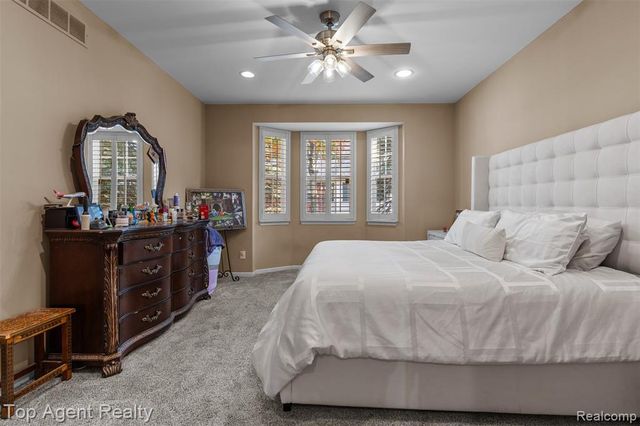 44258 Constellation Drive, Sterling Heights, MI 48314