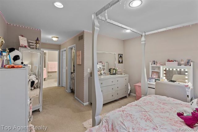 44258 Constellation Drive, Sterling Heights, MI 48314