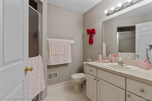 44258 Constellation Drive, Sterling Heights, MI 48314