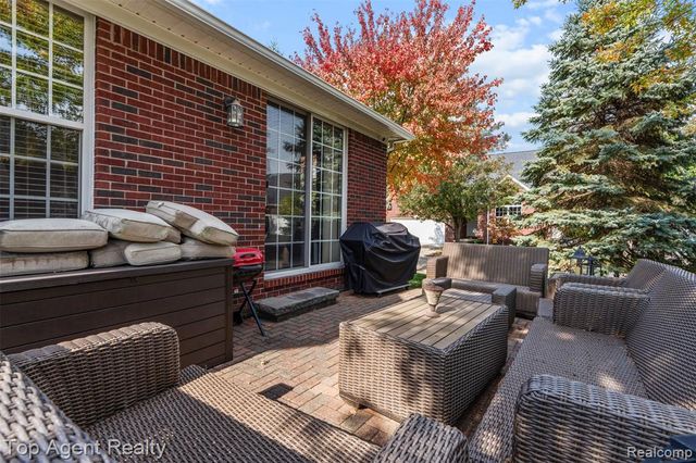 44258 Constellation Drive, Sterling Heights, MI 48314