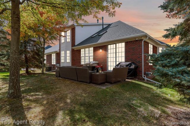 44258 Constellation Drive, Sterling Heights, MI 48314