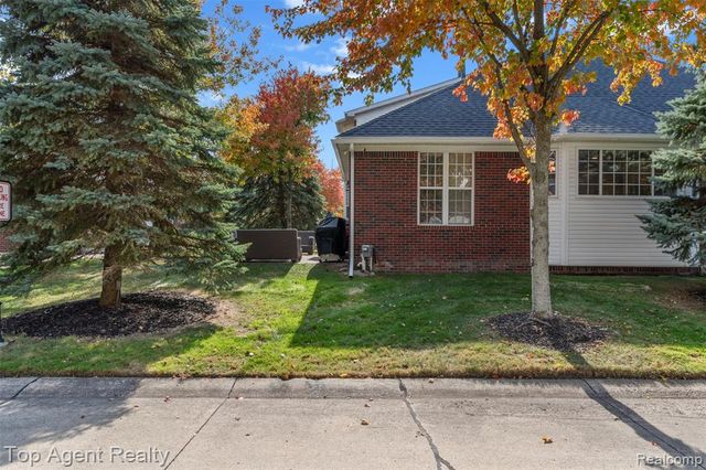 44258 Constellation Drive, Sterling Heights, MI 48314
