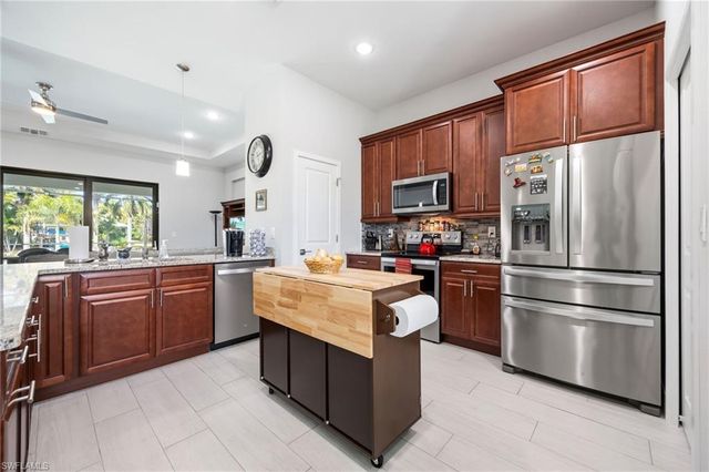 307 Gleason PKWY, Cape Coral, FL 33914