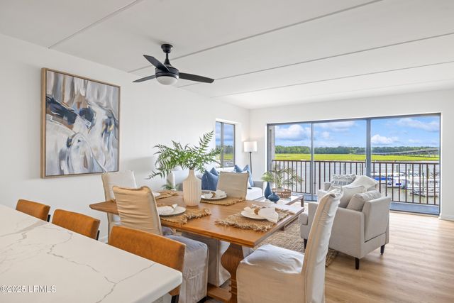 100 Helmsman Way Apt 312, Hilton Head Island, SC 29928