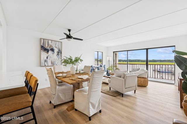 100 Helmsman Way Apt 312, Hilton Head Island, SC 29928