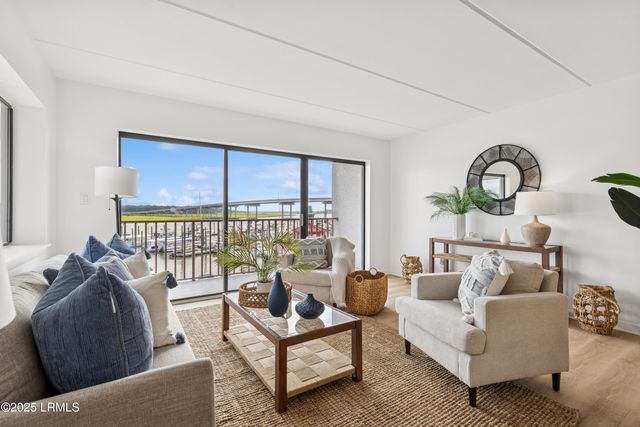 100 Helmsman Way Apt 312, Hilton Head Island, SC 29928