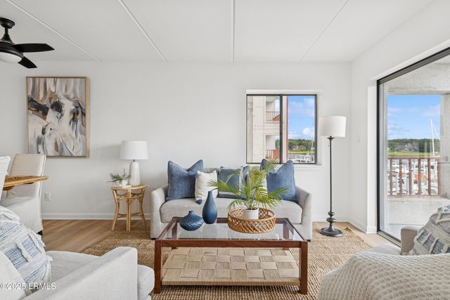 100 Helmsman Way Apt 312, Hilton Head Island, SC 29928