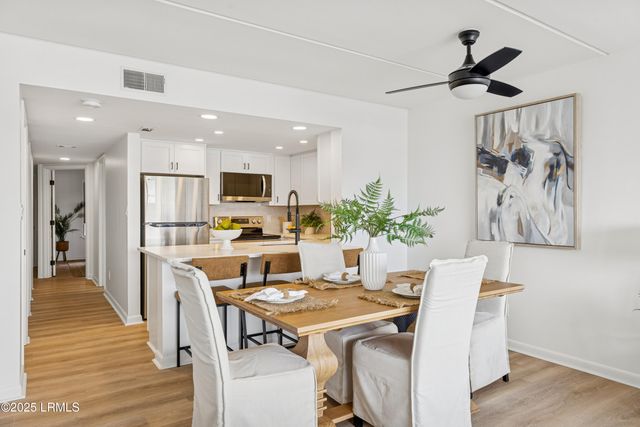 100 Helmsman Way Apt 312, Hilton Head Island, SC 29928