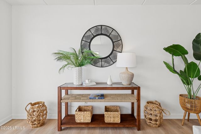 100 Helmsman Way Apt 312, Hilton Head Island, SC 29928