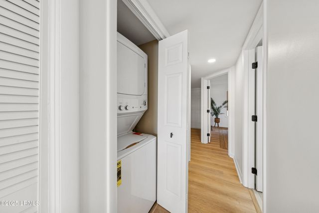 100 Helmsman Way Apt 312, Hilton Head Island, SC 29928