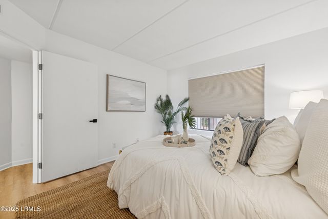 100 Helmsman Way Apt 312, Hilton Head Island, SC 29928