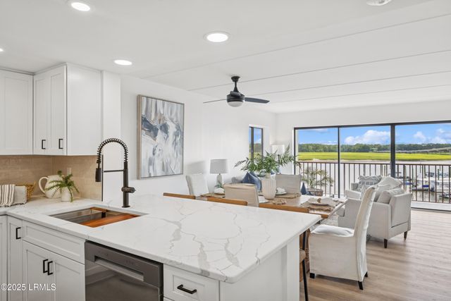 100 Helmsman Way Apt 312, Hilton Head Island, SC 29928