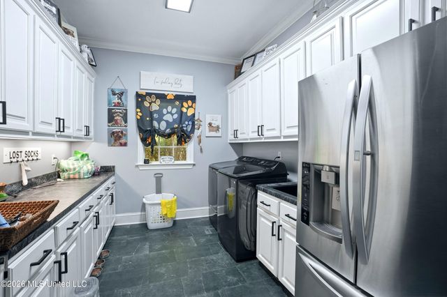 801 Woodland Pine Street, Flowood, MS 39232