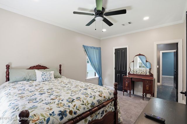 801 Woodland Pine Street, Flowood, MS 39232