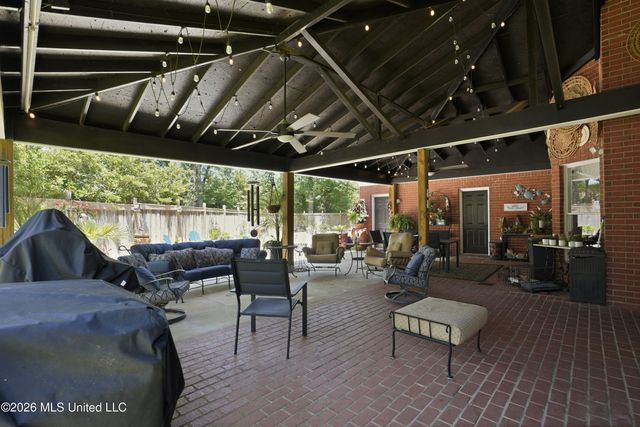 801 Woodland Pine Street, Flowood, MS 39232
