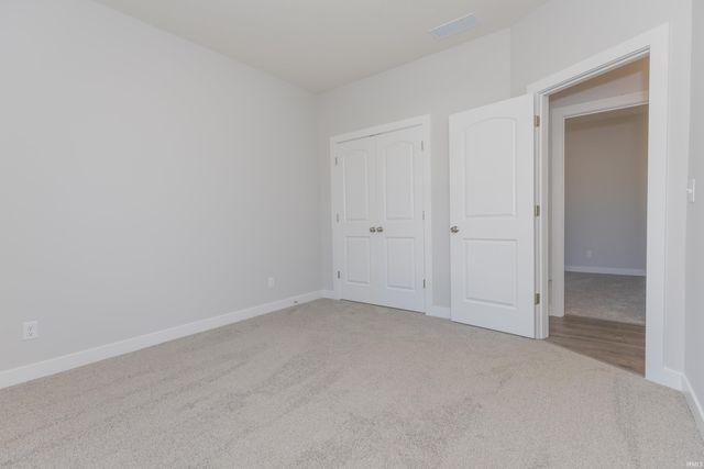 2810 Willow Creek Drive, Evansville, IN 47712