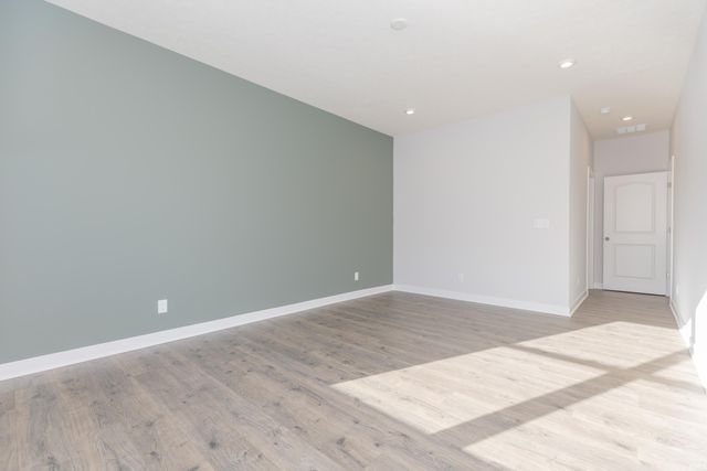 2810 Willow Creek Drive, Evansville, IN 47712