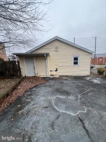 5213 CALL PL SE, Washington, DC 20019