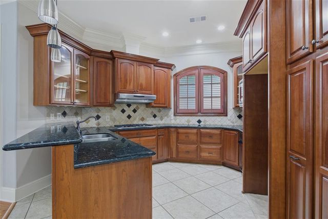 908 Chartres Street, Lake Charles, LA 70605