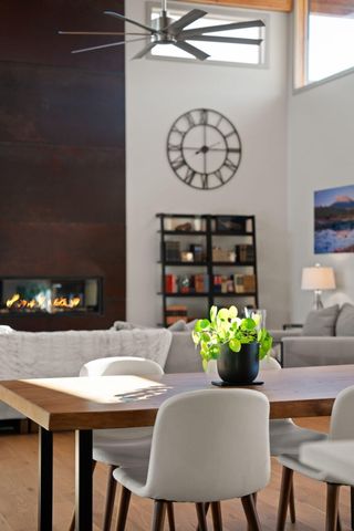 61612 Hosmer Lake Drive, Bend, OR 97702