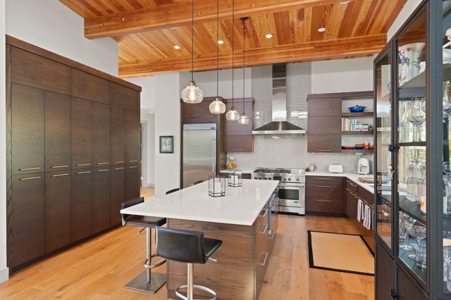 61612 Hosmer Lake Drive, Bend, OR 97702