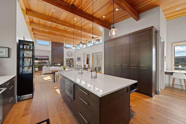 61612 Hosmer Lake Drive, Bend, OR 97702