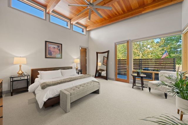 61612 Hosmer Lake Drive, Bend, OR 97702