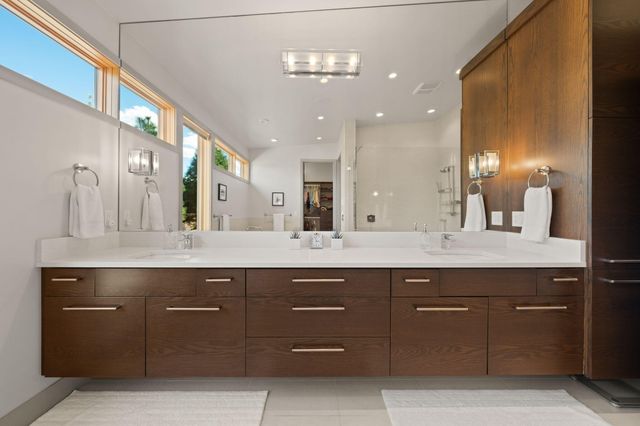 61612 Hosmer Lake Drive, Bend, OR 97702