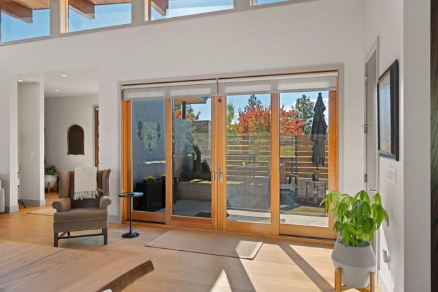 61612 Hosmer Lake Drive, Bend, OR 97702