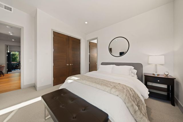 61612 Hosmer Lake Drive, Bend, OR 97702