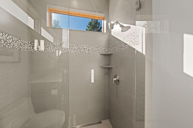 61612 Hosmer Lake Drive, Bend, OR 97702