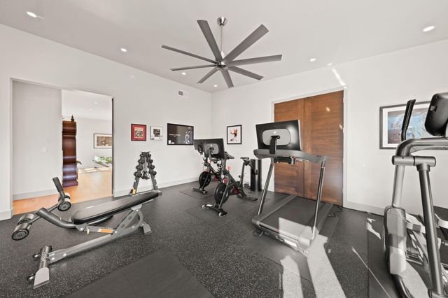 61612 Hosmer Lake Drive, Bend, OR 97702