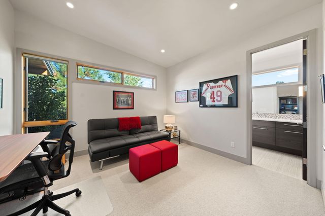 61612 Hosmer Lake Drive, Bend, OR 97702