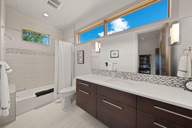 61612 Hosmer Lake Drive, Bend, OR 97702