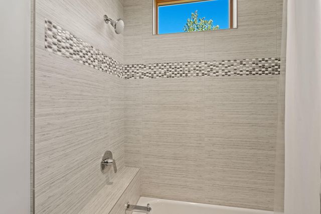 61612 Hosmer Lake Drive, Bend, OR 97702